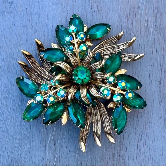 Vintage Gold & Green Floral Brooch - Picture 3 of 11